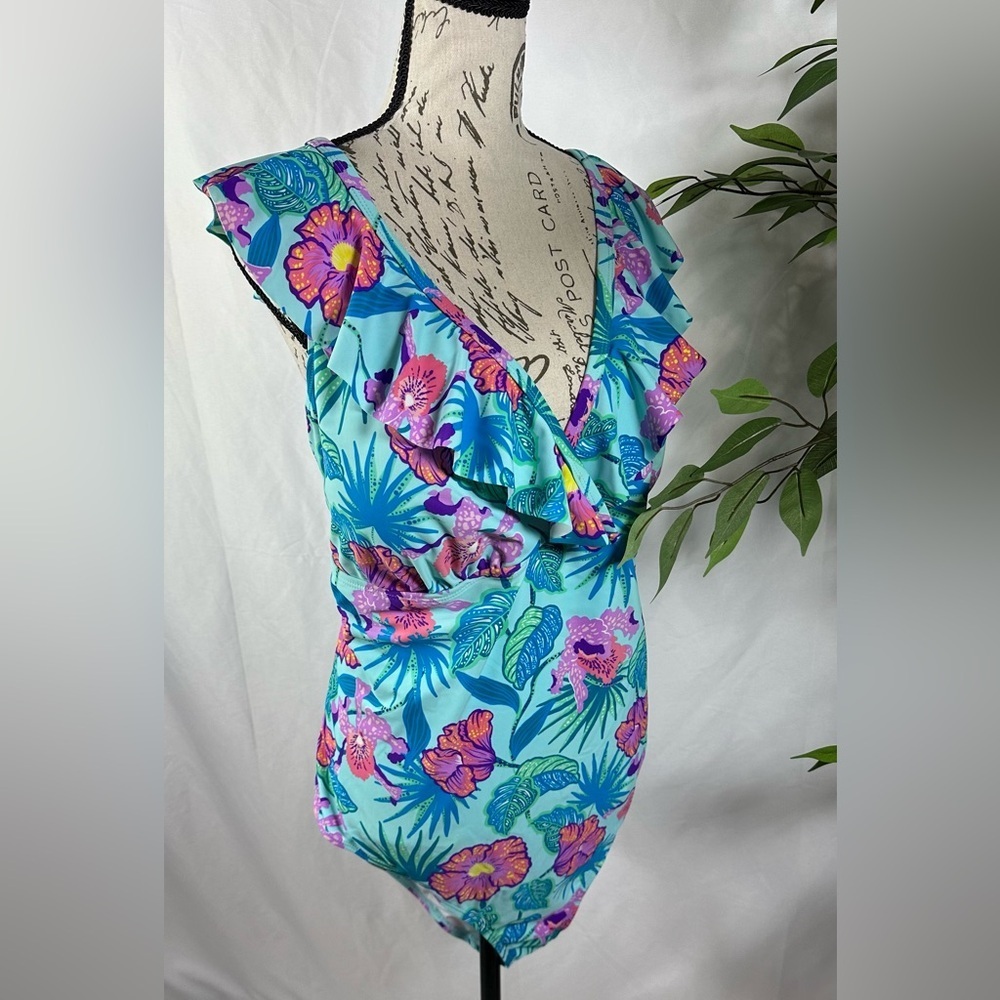 Floral Ruffle Swimsuit Top - Picture 12 of 14